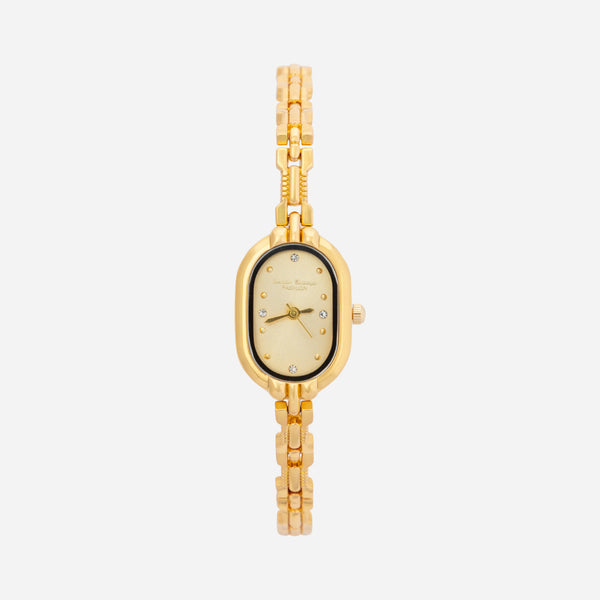 Viktoria – Goldene Uhr mit ovalem Gehäuse.