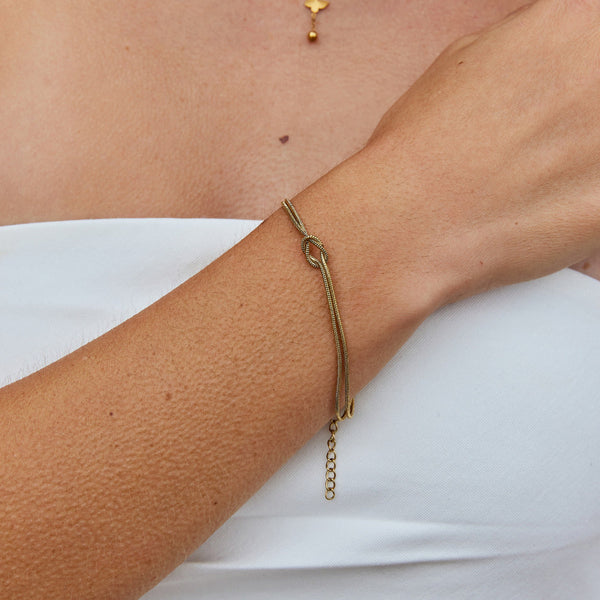 Alina - Geknotetes Goldkettenarmband