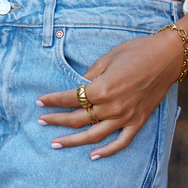 Anika – Breiter Goldring im Chunky-Stil