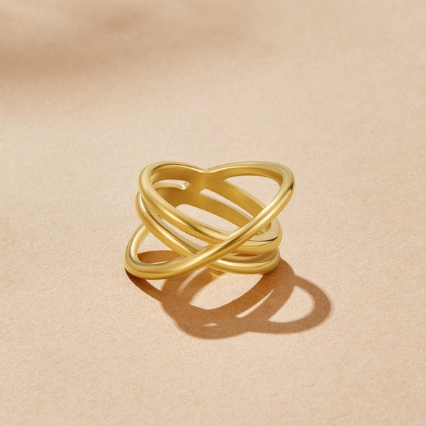 Brooke – Verschlungener Infinity Ring in Gold