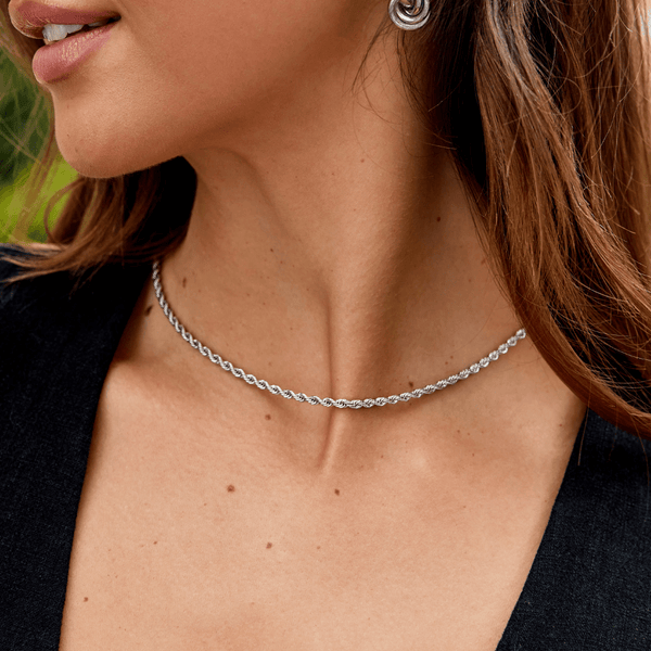 Lea - Silberne Halskette mit gedrehter Kette