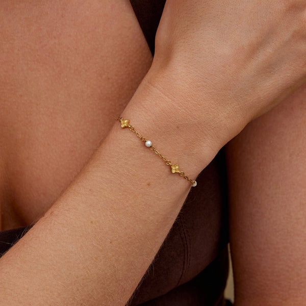 Camila - Blütenblatt Armband