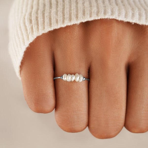 Clara – Feiner Silberring mit Perlen