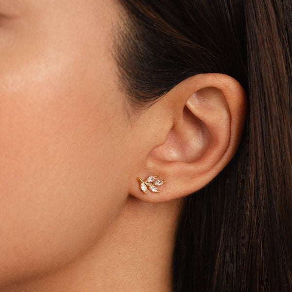 Alessa – Blatt Ohrstecker mit Kristallen