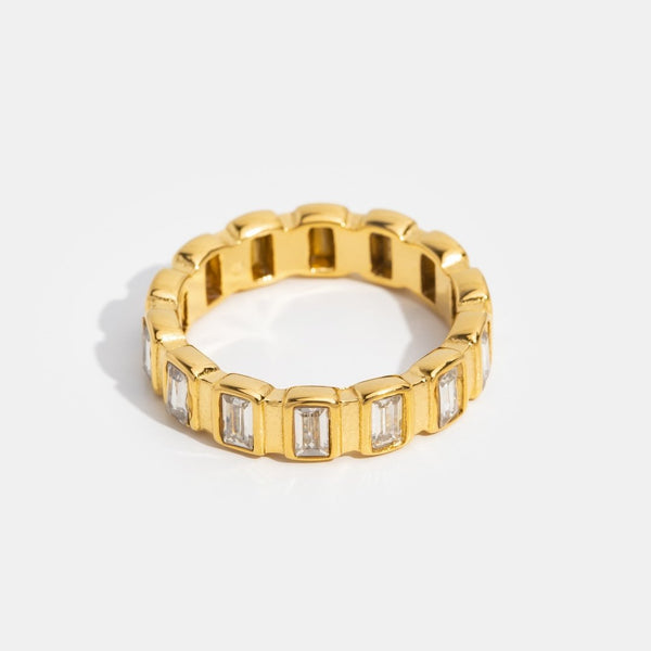 Gina – Goldring mit quadratischen Kristallen