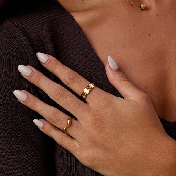 Clovera – Goldring mit Kleeblatt-Kristallen