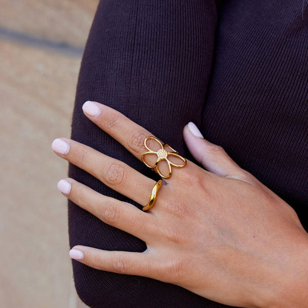 Daisy – Goldring in Blumenform