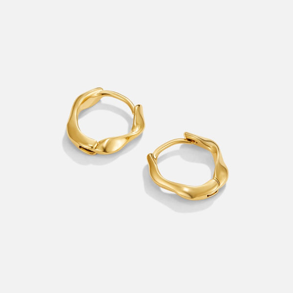 Lara – Gedrehte Goldcreolen