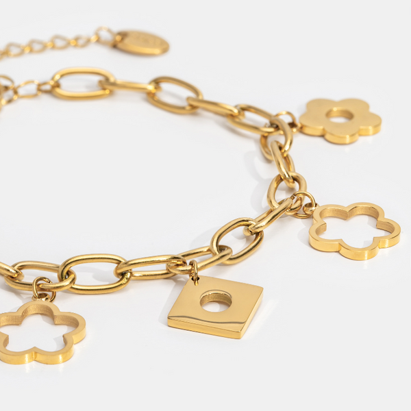 Kira - Armband mit Glücksgänseblümchen Anhänger