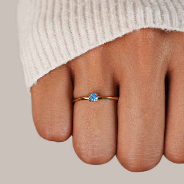 Marina – Goldring mit blauem Geburtsstein