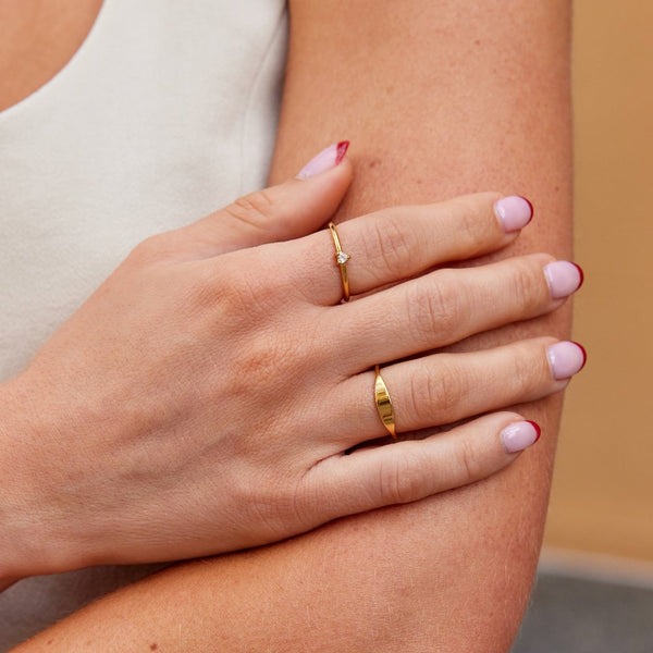 Pipa – Minimalistischer Siegelring in Gold