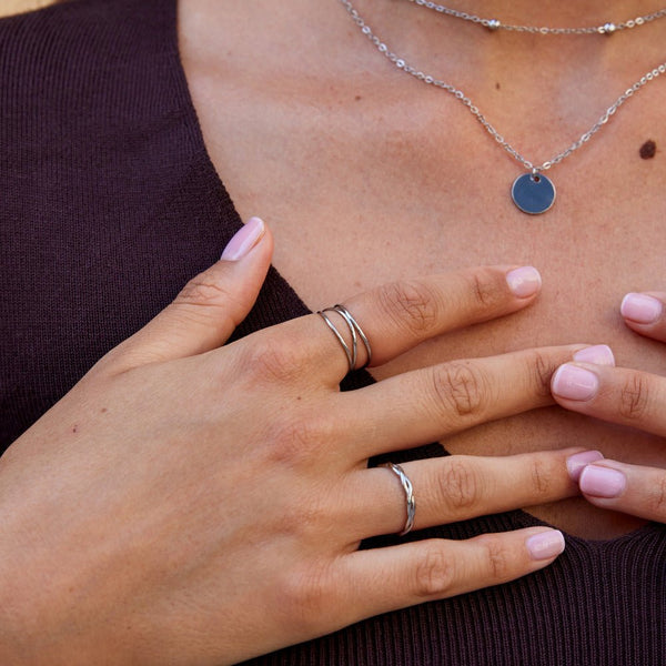 Inaya – Silberring im Infinity-Loop Design