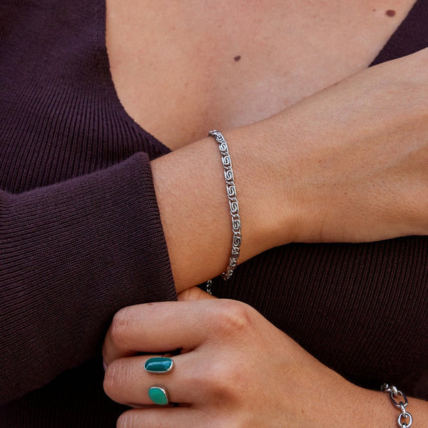 Amara - Silbernes Gliederarmband mit Wirbelmuster
