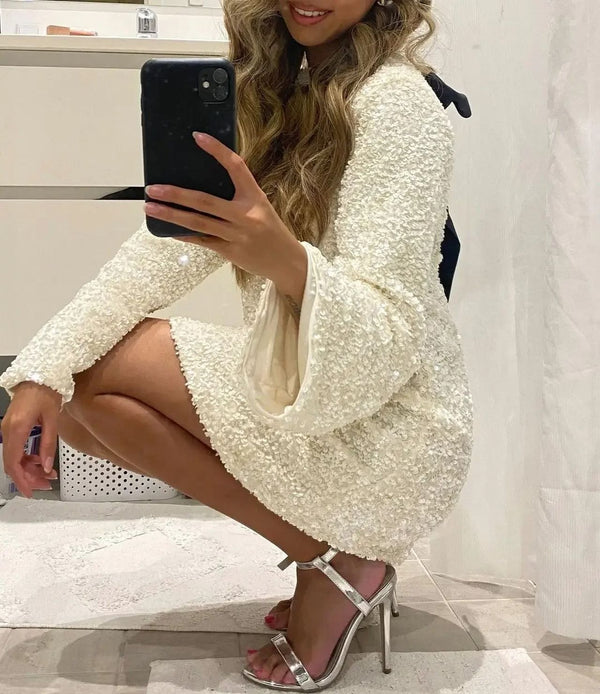 Izzy™ - Pailletten Schleife Kleid