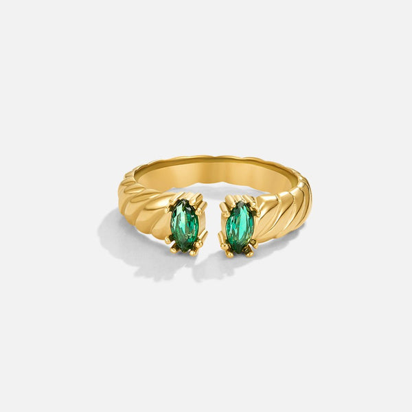 Tara – Vintage Goldring mit grünen Steinen