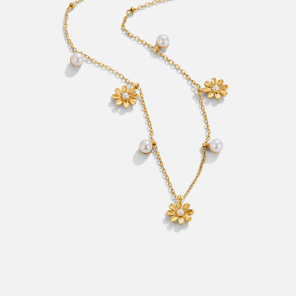 Antonia - Herbstblumen und Perlenkette