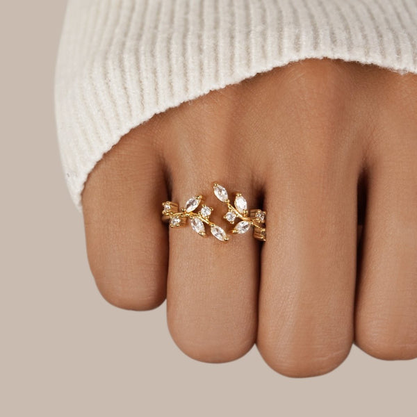 Sylvina – Goldring mit Kristallranken