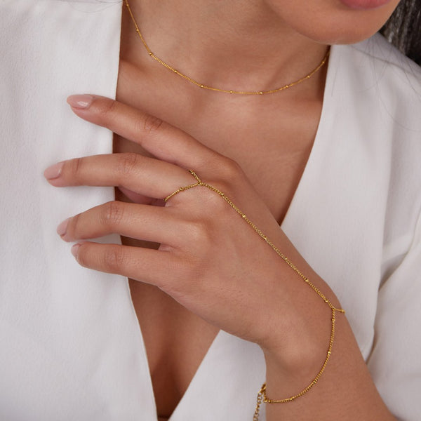 Franziska – Armband mit Handkette in Gold