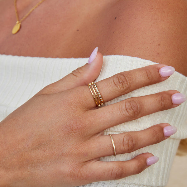 Elowyn – Mehrreihiger Ring mit Kristallen