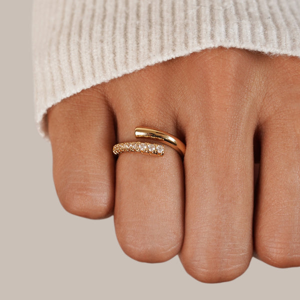 Arya – Offener Goldring mit Kristallen