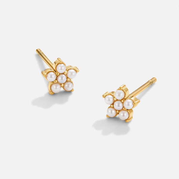 Livia – Blumen Ohrstecker mit Perlen