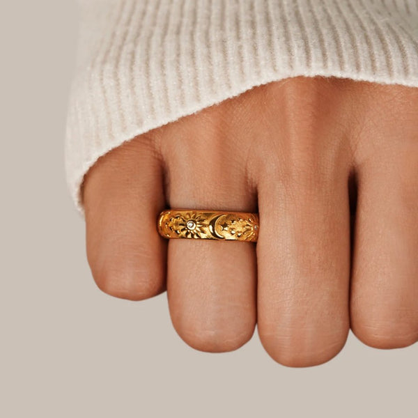 Celestia – Verzierte Goldring mit Ornamenten
