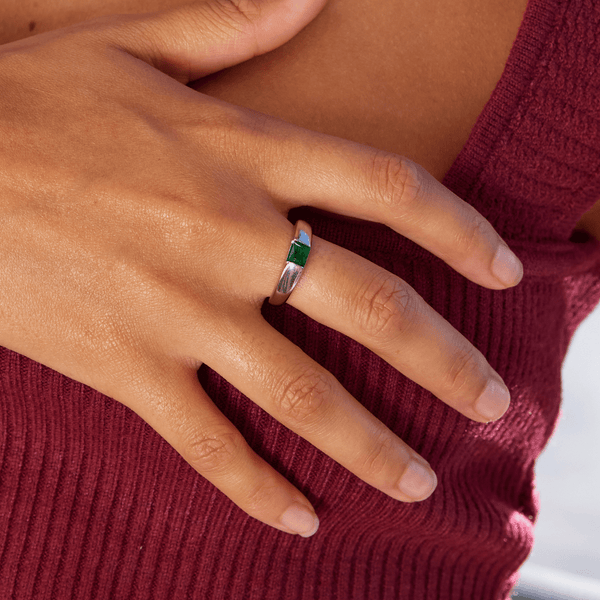 Ember – Silberring mit grünem Kristall