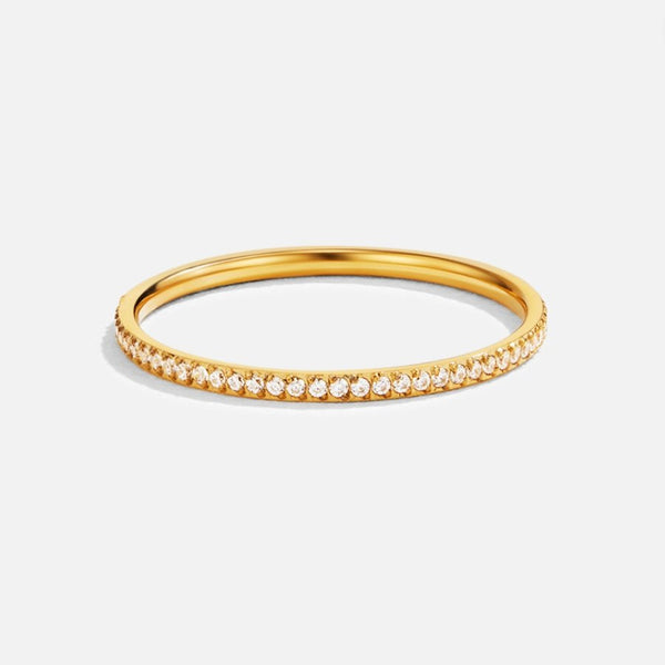 Eterna – Feiner Eternity Ring mit Kristallen