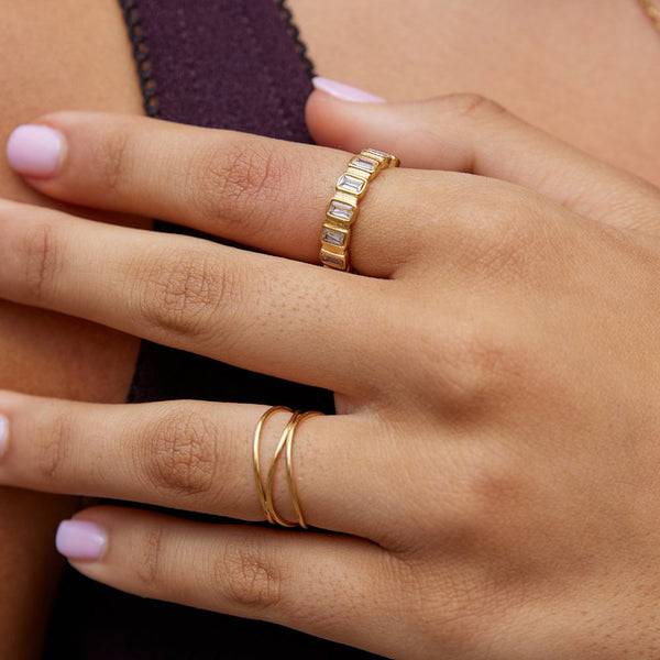 Gina – Goldring mit quadratischen Kristallen