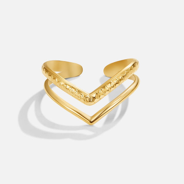 Harper – Mehrreihiger Goldring im V-Design