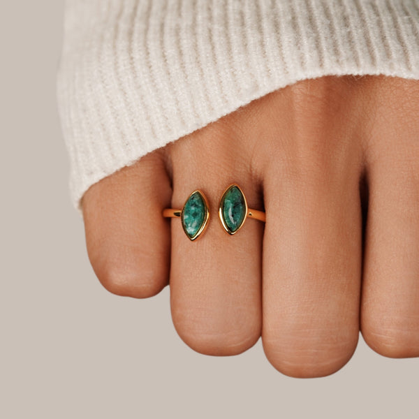 Jade – Offener Ring mit grünen Steinen