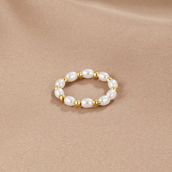 Kaia – Perlenring im Mini-Design