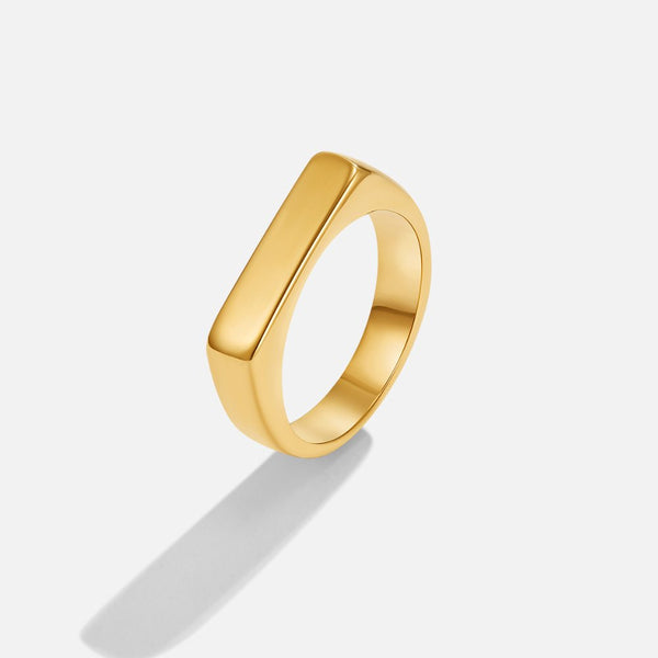 Lola – Minimalistischer Siegelring in Gold