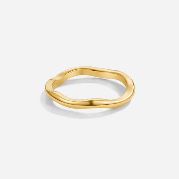 Madina – Minimalistischer Wellenring in Gold