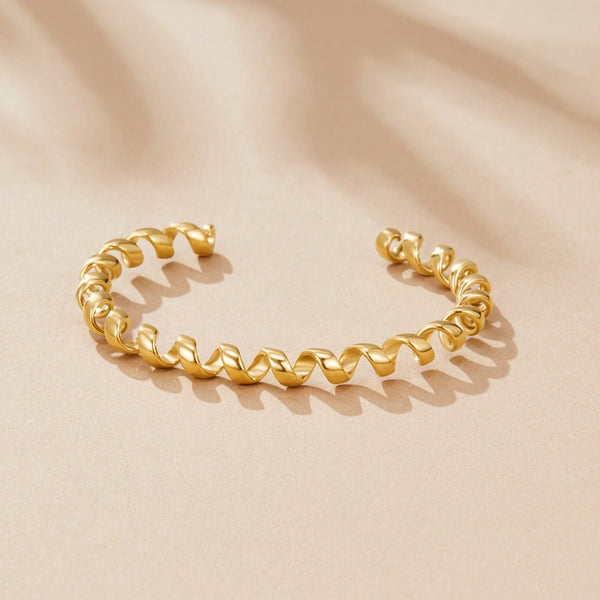 Melinda - Gold Coil Armband