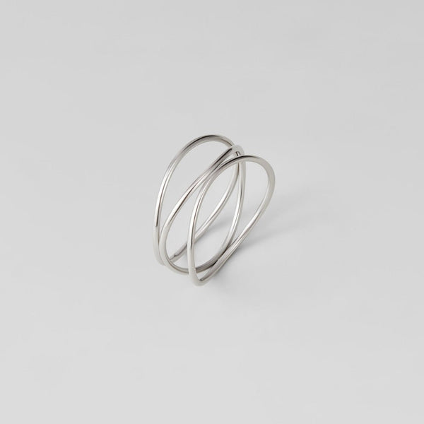 Inaya – Silberring im Infinity-Loop Design