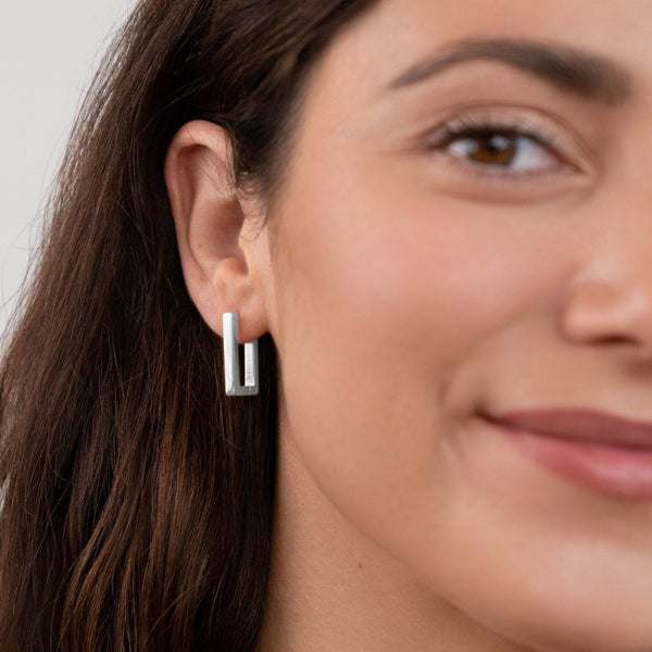 Nina – Rechteckige Silbercreolen