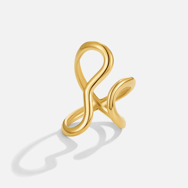 Yana – Geometrischer Goldring im Twist-Design